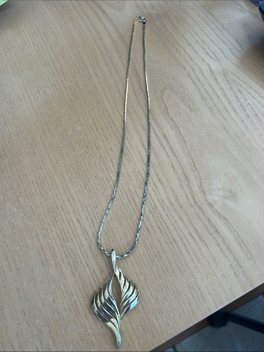 Gold Leaf Pendant Necklace - Women Jewelry